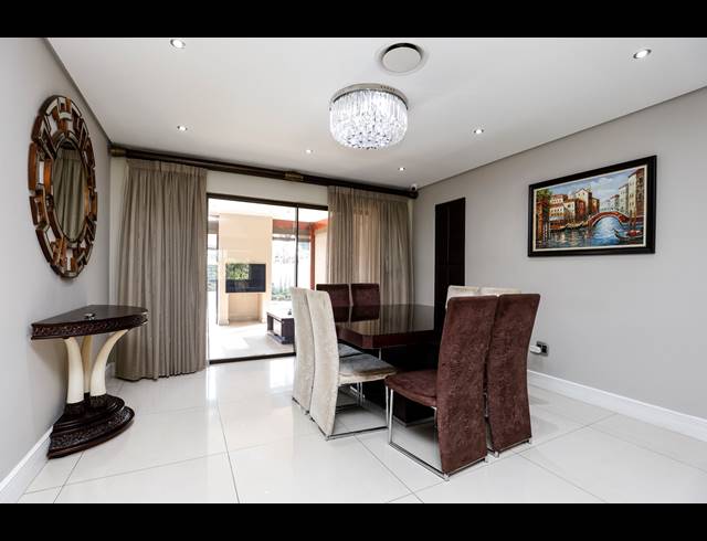 4 BEDROOM TOWNHOUSE FOR SALE IN IZINGA